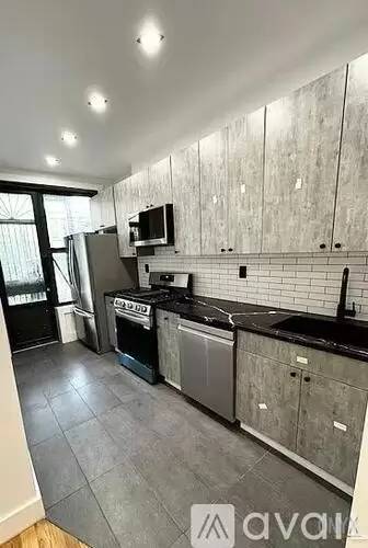 Main picture of 60 80 Catalpa Ave