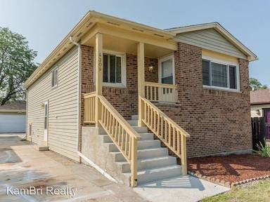 Main picture of 4309 182nd Pl