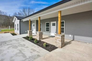 Main picture of 17 Michigan Ln