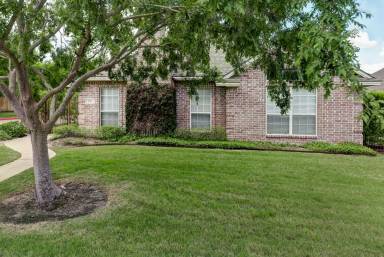 Main picture of 901 Lincoln Ave