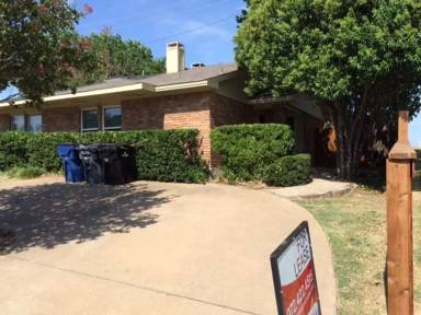 Main picture of 9822 Camfield Ave