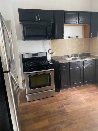 Main picture of 2121 E 93rd St