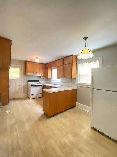 Main picture of 1811 Thomas Ave