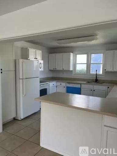 Main picture of 912 S Daytona Ave