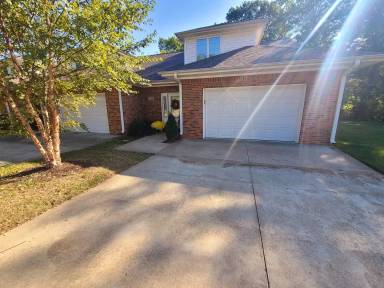 Main picture of 1510 Holt Rd