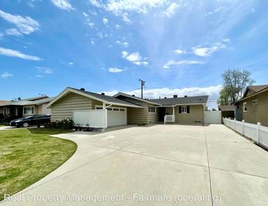 Main picture of 246 E Cypress St