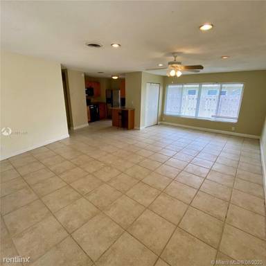 Main picture of 5201 NE 18th Ave