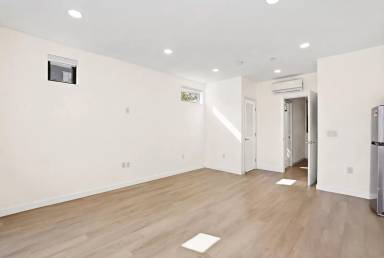 Main picture of 421 25th St