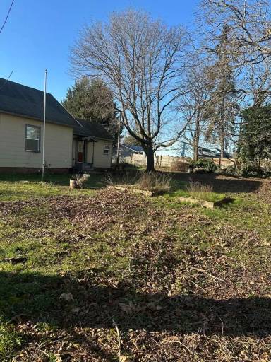 Main picture of 6101 SE 84th Ave