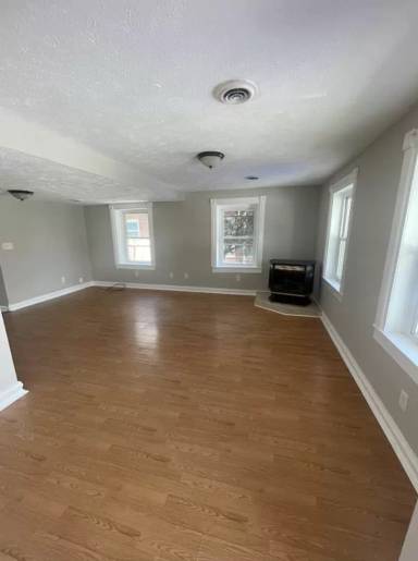 Main picture of 34 E Water St