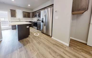 Main picture of 3327 5th Way E