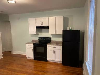 Main picture of 207 E Walnut St