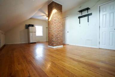 Main picture of 18 Brackett St