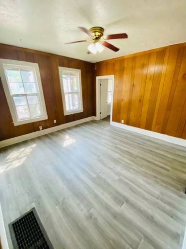 Main picture of 1237 E Walnut St