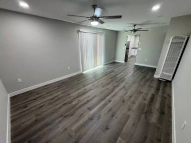 Main picture of 1950 Walnut St