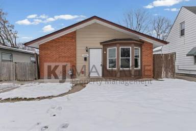Main picture of 25518 Powers Ave