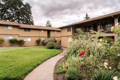 Main picture of 1841 Queen Ave SW