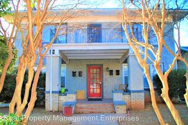 Main picture of 3019 1/2 N Robinson Ave