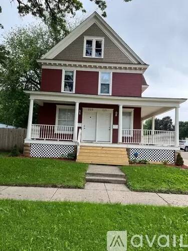 Main picture of 223 E Main St