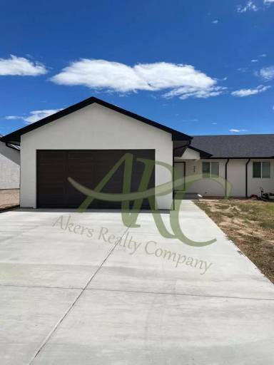 Main picture of 970 S Coral Pl