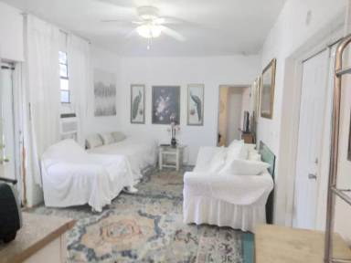 Main picture of 8035 NW 120th St