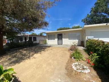 Main picture of 32 Inlet Dr