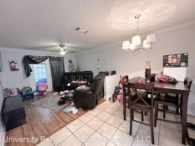 Main picture of 422 SE 8th St