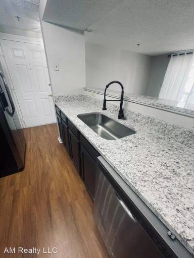 Main picture of 1604 Arlyn Cir