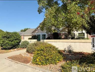 Main picture of 1944 S Hillcrest Dr