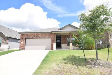 Main picture of 808 Friars Tuck Dr