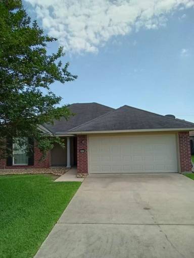 Main picture of 2920 Le Oaks Dr