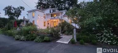 Main picture of 525 Main St