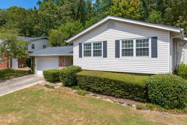 Main picture of 404 Art Hanes Blvd