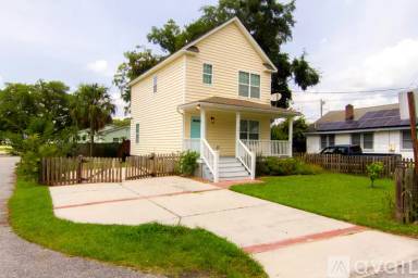 Main picture of 1124 5th Ave