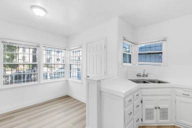Main picture of 2562 W 11th St