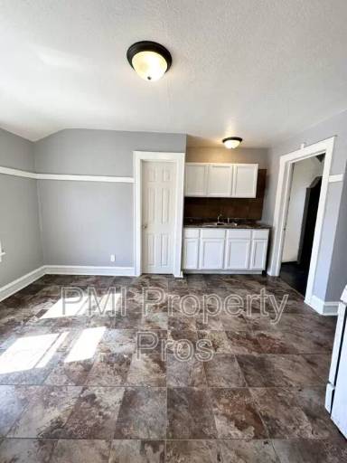 Main picture of 3902 W Hope Ave