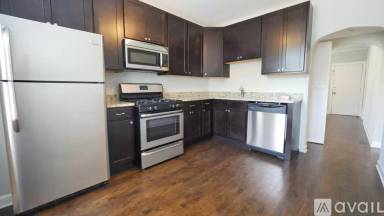 Main picture of 2257 W Hirsch St