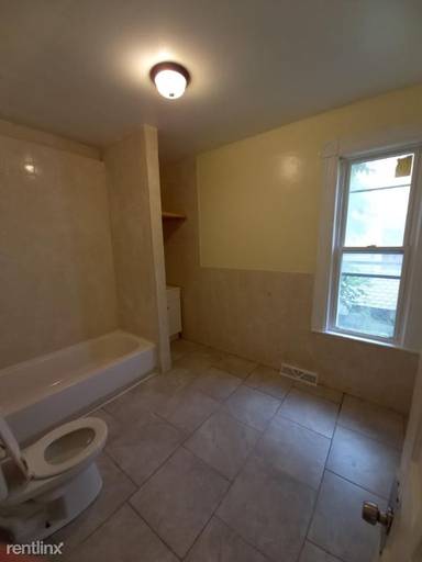 Main picture of 913 Catherine St