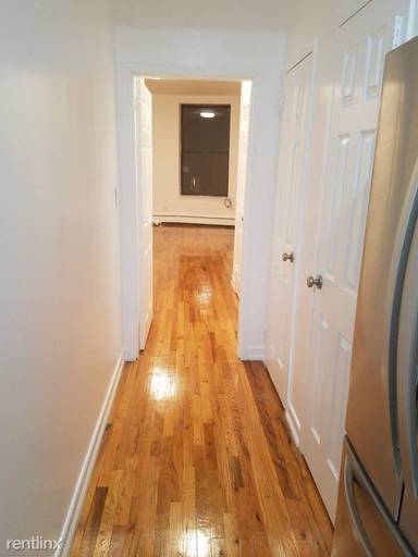 Main picture of 113 W 111th St