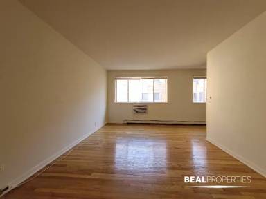 Main picture of 530 W Aldine Ave