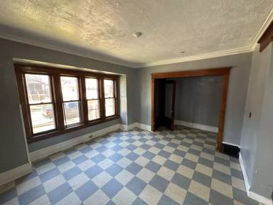 Main picture of 2534 N 41st St
