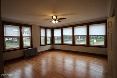 Main picture of 2651 N Harding Ave