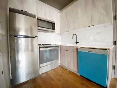 Main picture of 211 Troy Ave