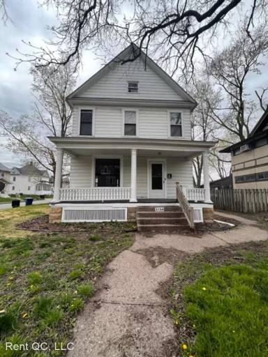 Main picture of 2104 Grand Ave