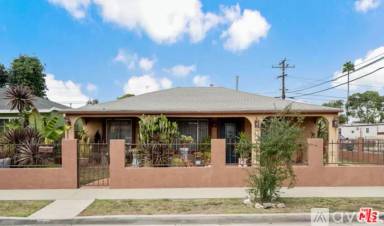 Main picture of 781 E Realty St