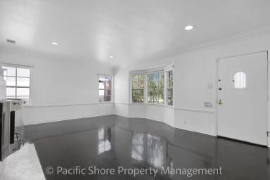 Main picture of 1521 S Curson Ave