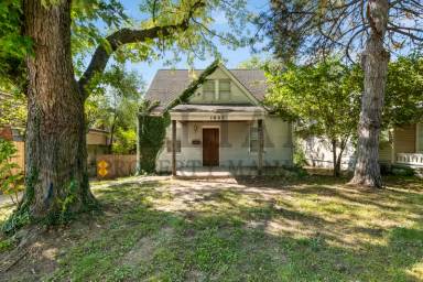 Main picture of 1007 N Yale Ave
