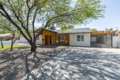 Main picture of 2048 N 39th St