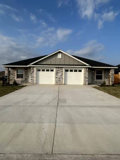 Main picture of 6111 Twisted Leaf Ln