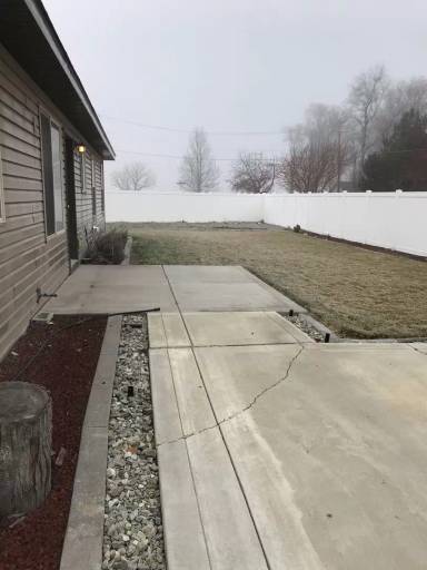 Main picture of 2496 Forge St
